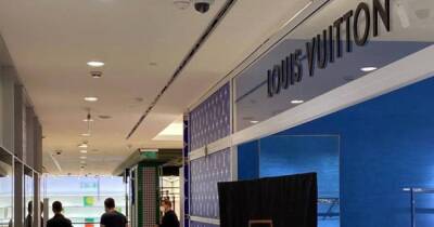 В Москве показали пустые магазины Louis Vuitton и Dior