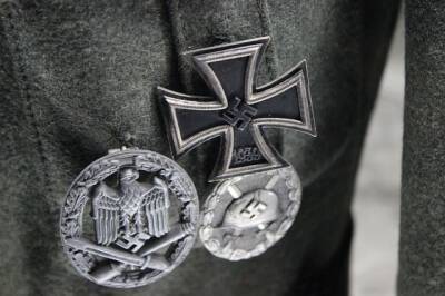 РФ использует на своей технике нацистские знаки - глава Минобороны Украины и мира