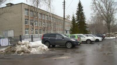 У школы на Насосной улице прорвало сети канализации - penzainform.ru - Пенза