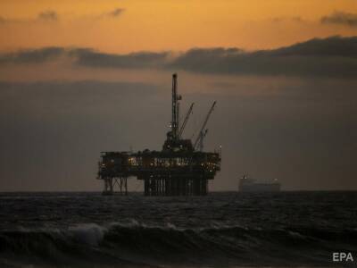 США могут отказаться от импорта российской нефти без участия европейских стран – Reuters