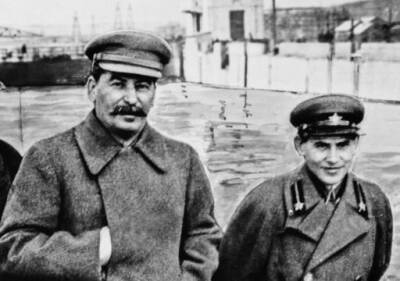 «Секретная папка Ежова»: какой компромат на Сталина нашли в сейфе у «железного наркома» - Русская семерка