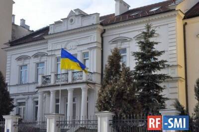 Посольства Украины вербуют боевиков по всему миру