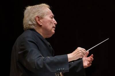 Немецкий дирижёр Зандерлинг оставил пост руководителя оркестра Новосибирской филармонии