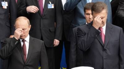 Янукович обратился к Зеленскому: "Вы обязаны остановить кровопролитие"