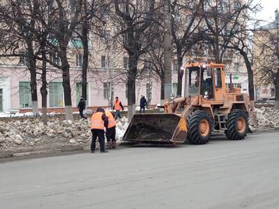 Очистка прибордюрных полос началась в Нижнем Новгороде
