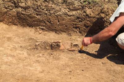 Археологи обнаружили старейшую мастерскую по производству охры в Восточной Азии и мира