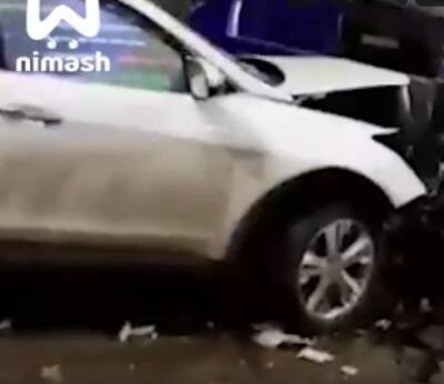 Дзержинский водитель протаранил два автомобиля, скрываясь от полиции