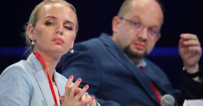 Журналисты выяснили, где находятся дочери Путина и чем они занимаются