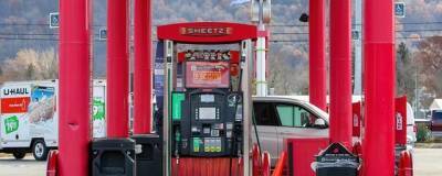 Цены на бензин в США обновили исторический максимум, поднявшись до $4,17 за галлон