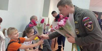 Представители Общественной палаты и исполкома ОНФ поздравили женщин из ДНР и ЛНР с праздником