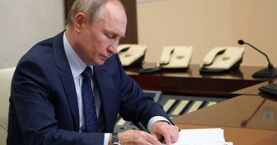 Путин подписал антикризисный пакет мер поддержки граждан и бизнеса
