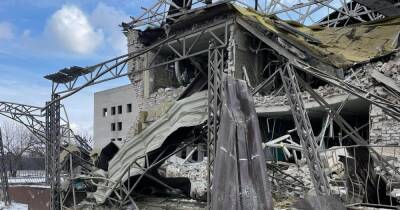 Больные выбирались из-под завалов как могли: оккупанты разрушили больницу в Изюме