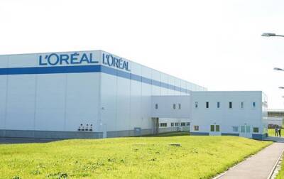 Крупнейший производитель косметики L'Oreal закрывает магазины в РФ