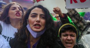 Феминистки в Баку потребовали расследовать преступления против женщин