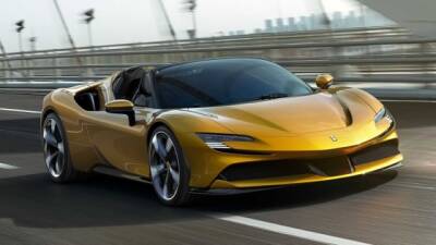 Элитных автомобилей больше не будет в России: Ferrari и Lamborghini объявили об остановке экспорта в РФ
