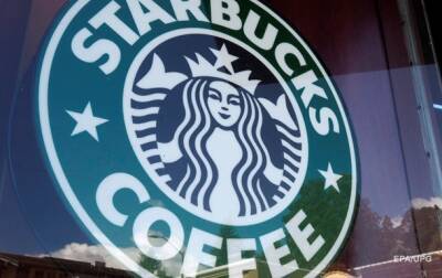 Starbucks приостанавливает работу в России