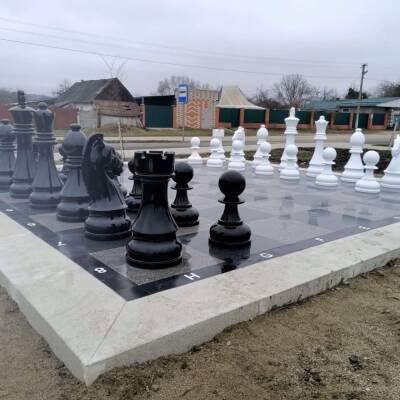 На Кубани в станице Андрюки установили уличные шахматы