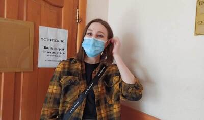 Суд оштрафовал журналистку Дарью Кучеренко за одиночный пикет в Уфе