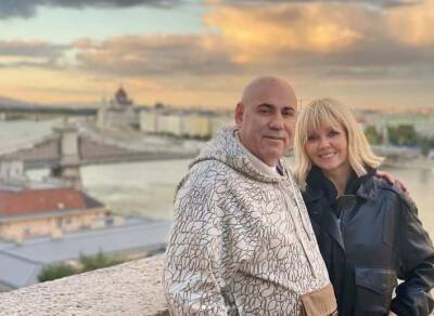 Шокированные слухами о своей поездке в Израиль Иосиф Пригожин и Валерия вернулись в Москву