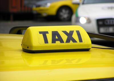 Пражские таксисты нашли способ не платить за парковку в аэропорту
