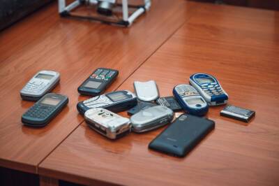 Сотрудник ФСИН в Калининграде получил срок за продажу телефонов заключенным