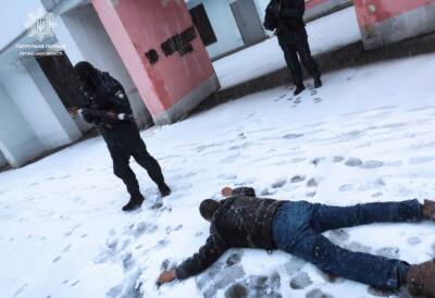 "Мордой в снег и к дереву на мороз": На Луганщине вылавливают и наказывают мародеров