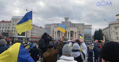 На массовых акциях протеста в Херсоне ВС РФ задержали 400 украинцев, — Генштаб (видео)
