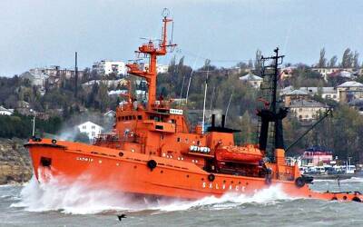 Оккупанты захватили судно с украинцами: "Ведут в Севастополь"