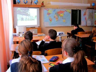 В школах России ввели киноуроки