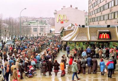 Крис Кемпчински - McDonald's закрывает все свои рестораны в России - vchaspik.ua - Россия - Украина
