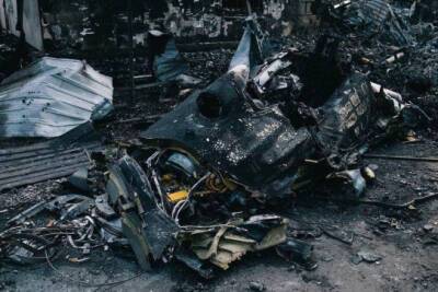 В Киеве сбили российский самолет, он упал на дом на Осокорках