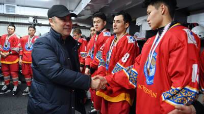 Безоговорочная победа: Жапаров поздравил хоккеистов сборной Кыргызстана