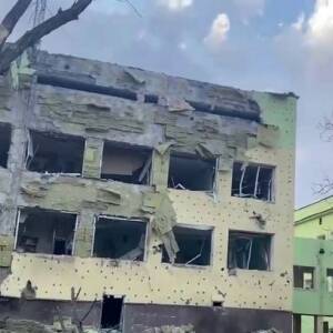 Авиаудар в Мариуполе: войска РФ разбомбили роддом и больницу. Фото. Видео