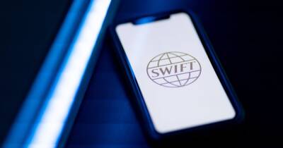 Германия блокирует отключение Сбербанка от SWIFT, — Bloomberg