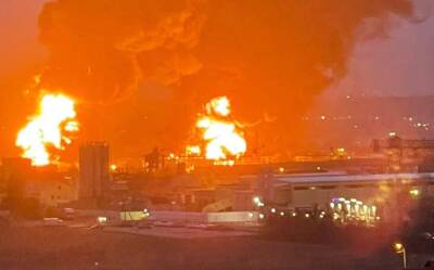 Пожар вспыхнул на нефтебазе в российском Белгороде: стало известно о пострадавших