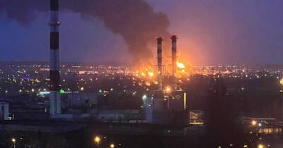 В Белгороде горит нефтебаза: Россияне обвиняют ВСУ (ФОТО, ВИДЕО)