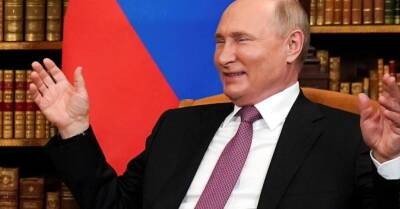 Что происходит со здоровьем Путина? Он принимает ванны из экстракта рогов оленей и ездит с врачами в Сочи