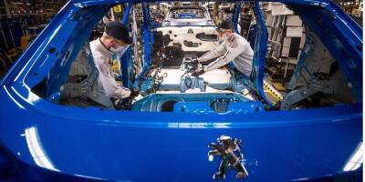 Производитель автомобилей Peugeot и Fiat останавливает свой единственный завод в России
