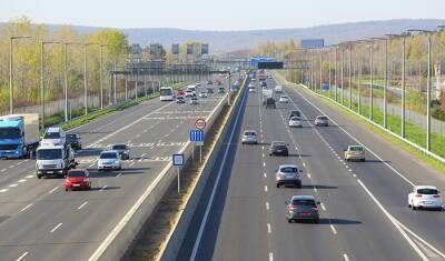 Автоклуб призывает ограничить скорость на автомагистралях до 100 км/ч для экономии топлива