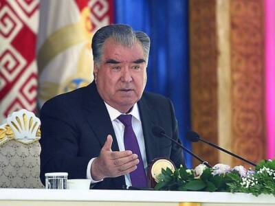 Президент Таджикистана Эмомали Рахмон призвал сограждан запастись продуктами на два года