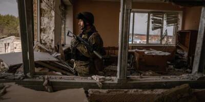 Российским оккупантам не удается окружить украинских военных в зоне ООС на Донбассе — Арестович