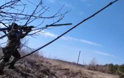 Украинский десантник против бомбардировщика оккупантов: невероятно, но наш ведет со счетом 2:0 - яркие кадры