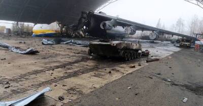 Появились новые кадры уничтоженного Ан-225 "Мрия" на аэродроме Гостомеля (фото, видео)