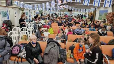 Для приема 25.000 репатриантов в Израиле урежут бюджет министерств