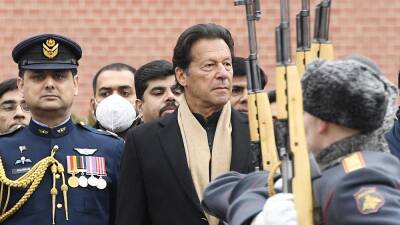 Премьер-министр Пакистана отстранён от власти