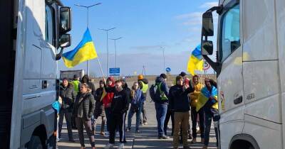 МИУ: ЕС ввел санкции против автоперевозчиков из России и Белоруссии, но их можно обойти