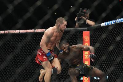 Иностранцы - о поражении Яна от Стерлинга на турнире UFC 273: "Петра засудили только из-за того, что он родом из России"