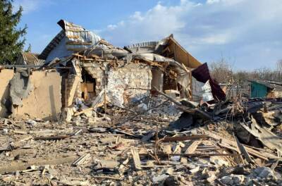 В Лисичанске обстрелом разрушены 4 дома, из-под завалов достали пострадавших
