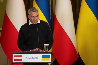 Канцлер Австрии провел "открытые и жесткие" переговоры с путиным в Москве