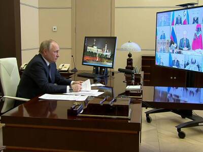 Путин поручил кабмину подумать об индексации пенсий, пособий и зарплат бюджетников